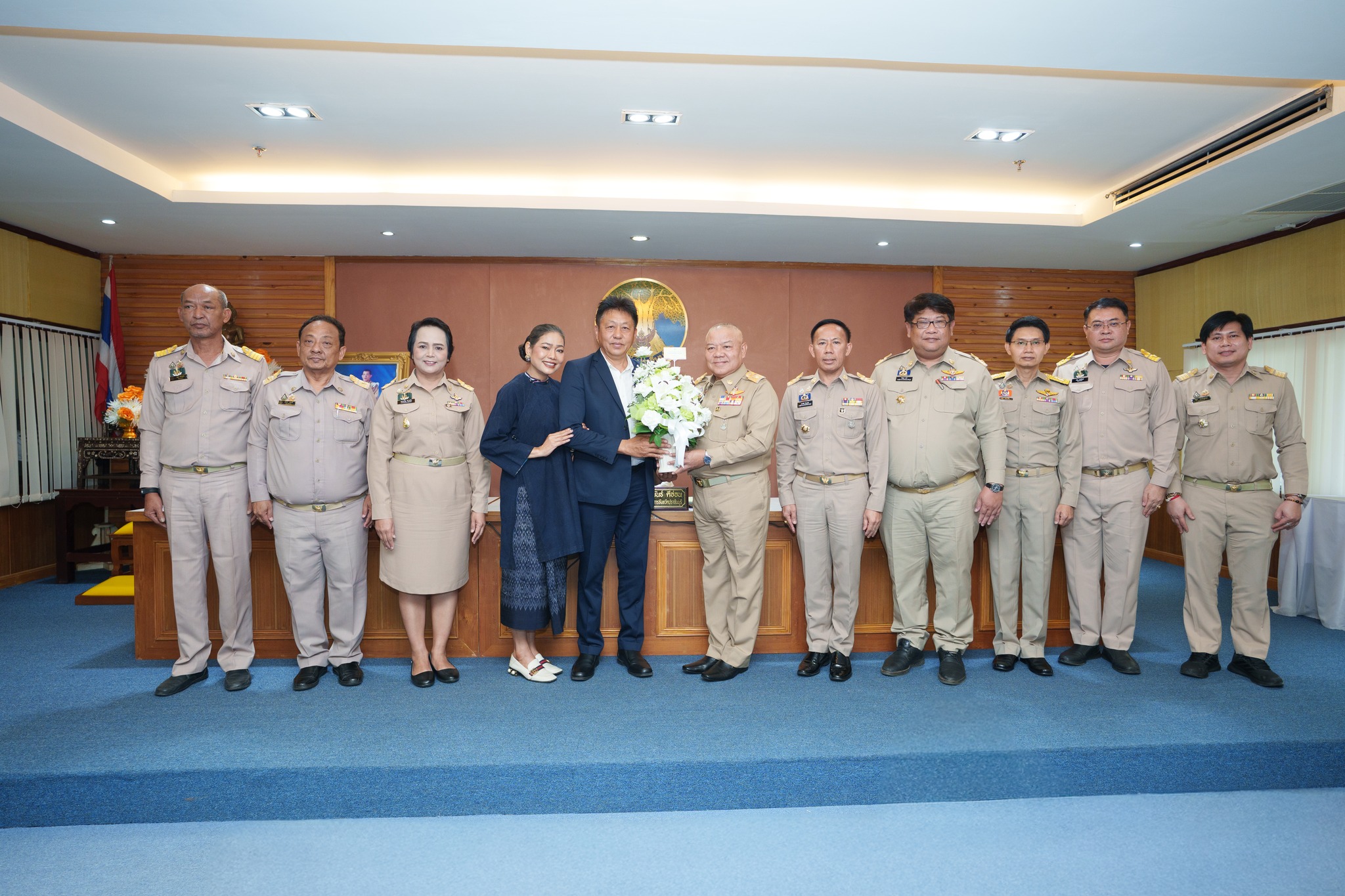 title - วันที่ 24 มีนาคม 2569 เวลา 09.30 น. นายวิทูล ประดิษฐบุญ ปฏิรูปที่ดินจังหวัดปราจีนบุรี เข้าร่วมประชุม หัวหน้าส่วนราชการ ประจำเดือน มีนาคม 2569 ขับเคลื่อนนโยบายรัฐ สู่การพัฒนาพื้นที่อย่างเป็นรูปธรรม  ณ ห้องประชุมทวารวดี ศาลากลางจังหวัดปราจีนบุรี   โดยมี นายวีระพันธ์ ดีอ่อน ผู้ว่าราชการจังหวัดปราจีนบุรี เป็นประธานประชุมหัวหน้าส่วนราชการ พร้อมด้วย นายชนาธิป โคกมณี และนายสัญญา นามี รองผู้ว่าราชการจังหวัด หัวหน้าส่วนราชการ หน่วยงานรัฐวิสาหกิจ  และภาคส่วนที่เกี่ยวข้องเข้าร่วมประชุมอย่างพร้อมเพรียง 